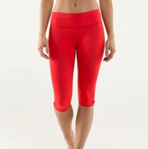 Lululemon Bandha Crop Leggings In Red Size 4-6 Keyhole Design